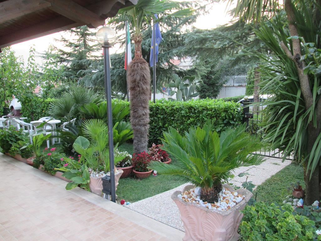 B&B Le Begonie อัสโกลีปิเชโน ภายนอก รูปภาพ