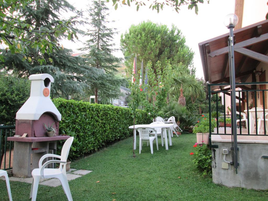 B&B Le Begonie อัสโกลีปิเชโน ภายนอก รูปภาพ