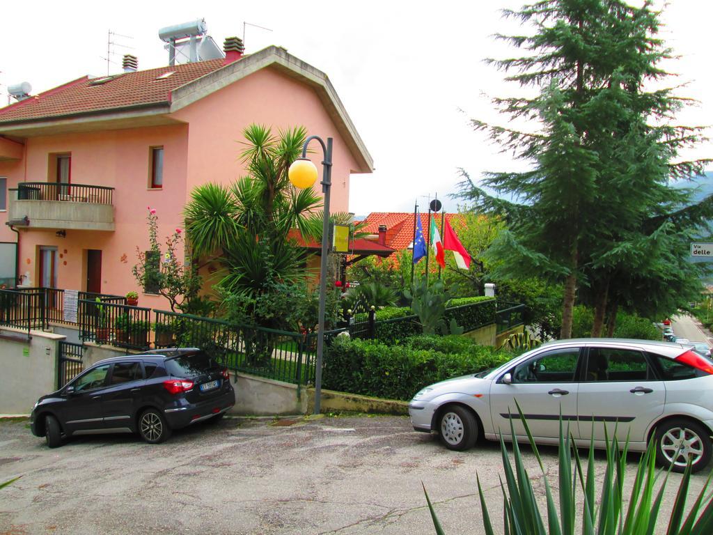 B&B Le Begonie อัสโกลีปิเชโน ภายนอก รูปภาพ